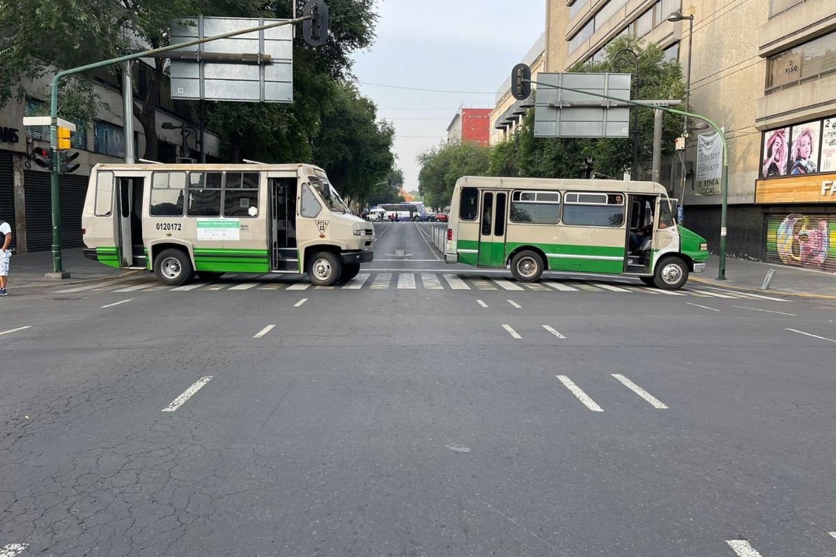 Minuto a minuto: Continúan bloqueos y caos vial por paro de transportistas en la CDMX