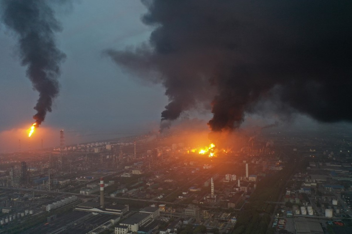 Incendio en planta química de Shanghái deja un muerto