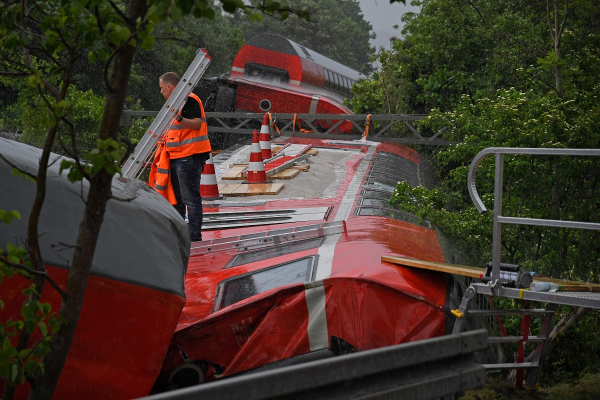 Al menos cuatro muertos y 30 heridos por un accidente de tren en Alemania 