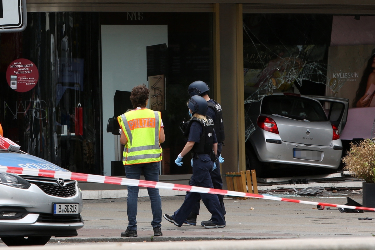 Al menos un muerto y más de una decena de heridos atropellados por un auto en Berlín