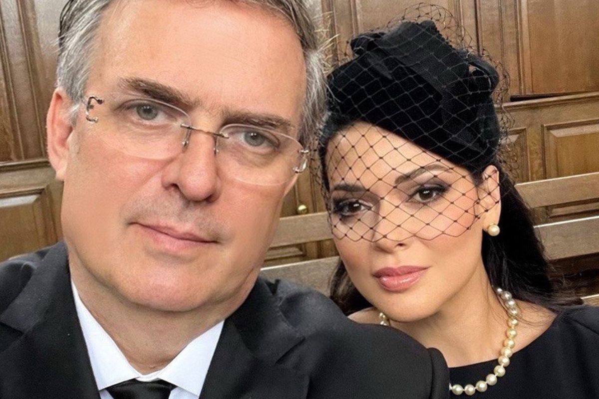 Ebrard se toma “selfie” en el funeral de la Reina Isabel II