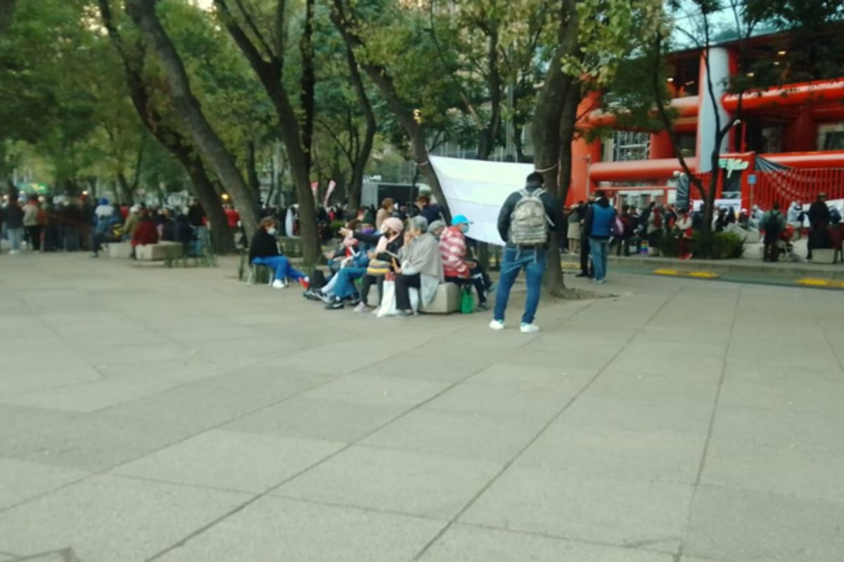 Manifestantes van al Zócalo y causan caos en Paseo de la Reforma